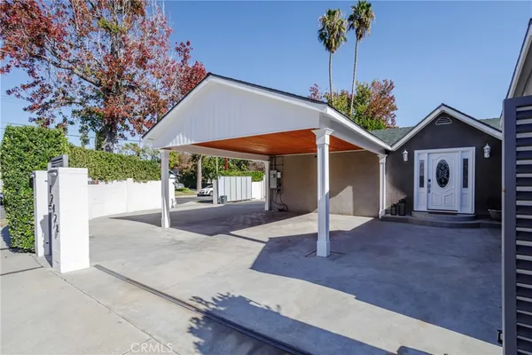 a view of a house with entertaining space