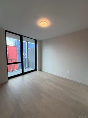 $2,900 | 131-02 40th Road, Unit 7R | Flushing