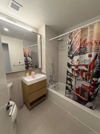 $2,900 | 131-02 40th Road, Unit 7R | Flushing