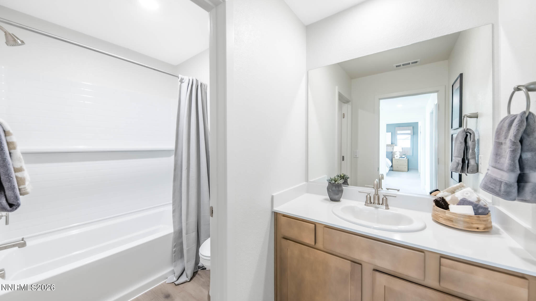 3004 Winze Way Reno, NV 89512 - Photo 22 of 27 Secondary Bathroom