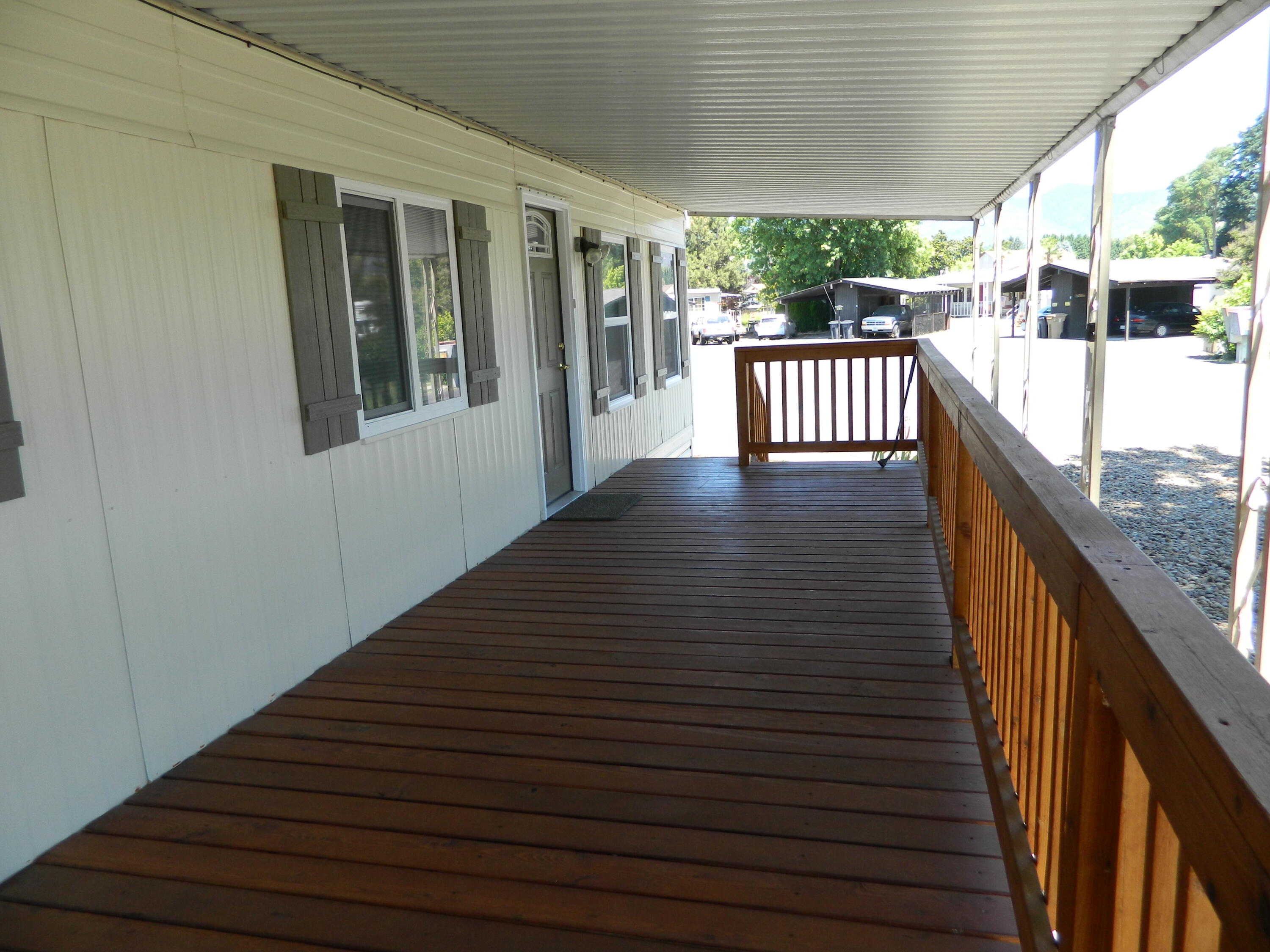 301 Bandy Way Grants Pass, OR 97526 - Photo 5 of 30 Covered Deck