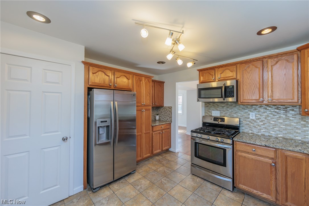 3681 Silsby Road University Heights, OH 44118 - Photo 9 of 34