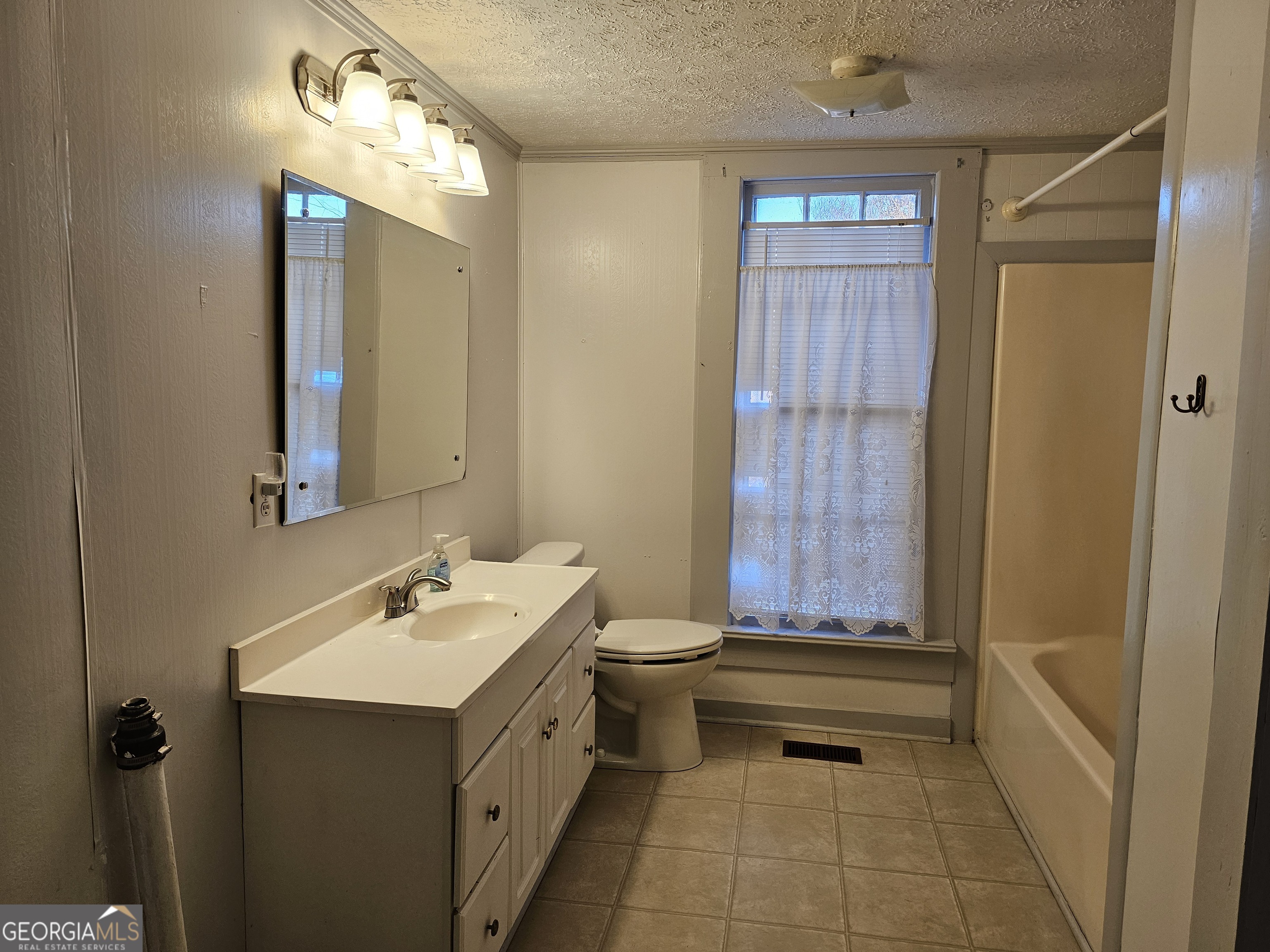 1325 3rd Street Dudley, GA 31022 - Photo 6 of 13