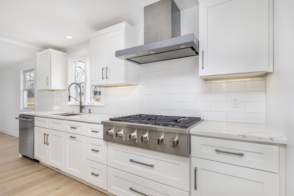 4 Ruby Avenue Marblehead, MA 01945 - Photo 4 of 30