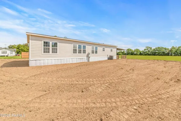 $199,999 | 19925 Errol Road, Crowley, LA 70526