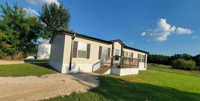 $1,500 | 405 Battlebell Road, Unit 2, Highlands, TX 77562