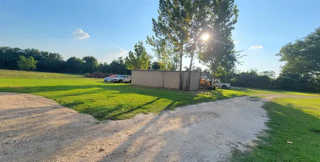 $1,500 | 405 Battlebell Road, Unit 2, Highlands, TX 77562