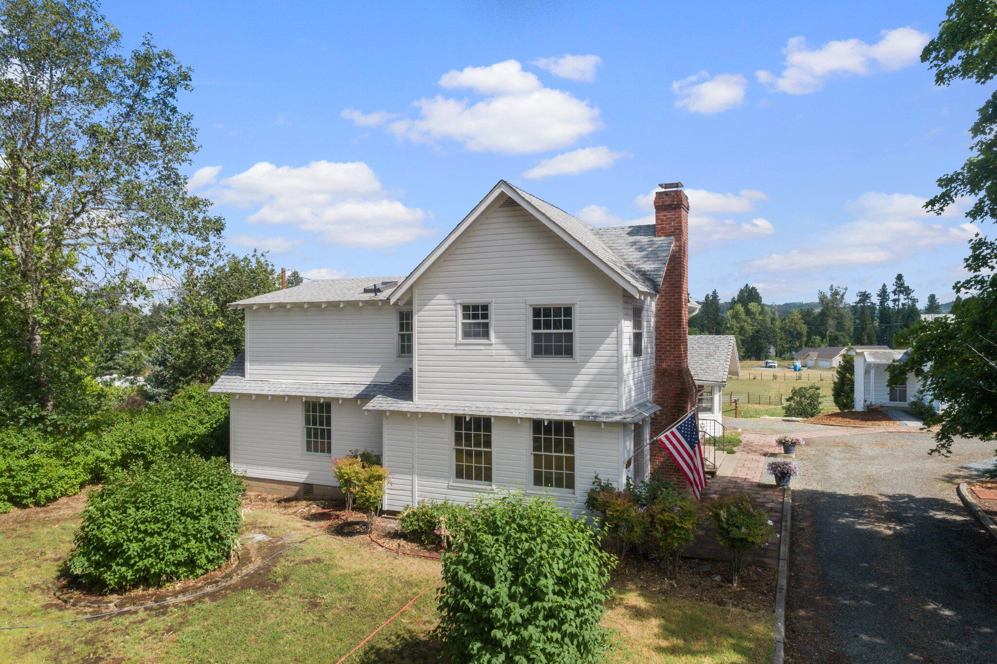 2912 South River Road Grants Pass, OR 97527 - Photo 3 of 37 2-web-or-mls-DJI_0047