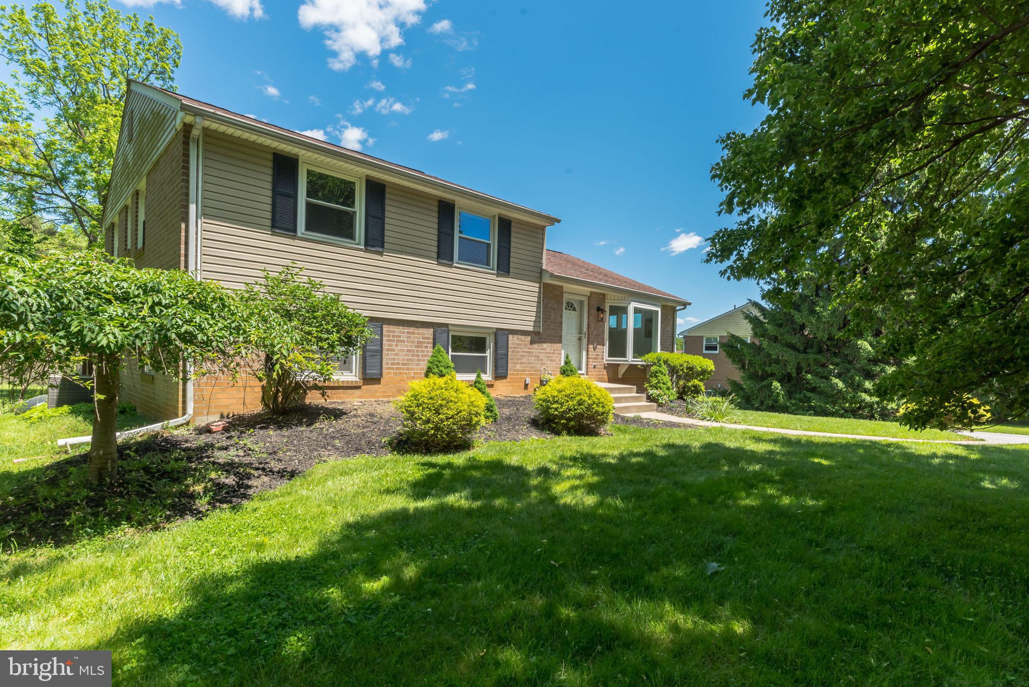 426 Robin Hill Road Wayne, PA 19087 - Photo 2 of 30