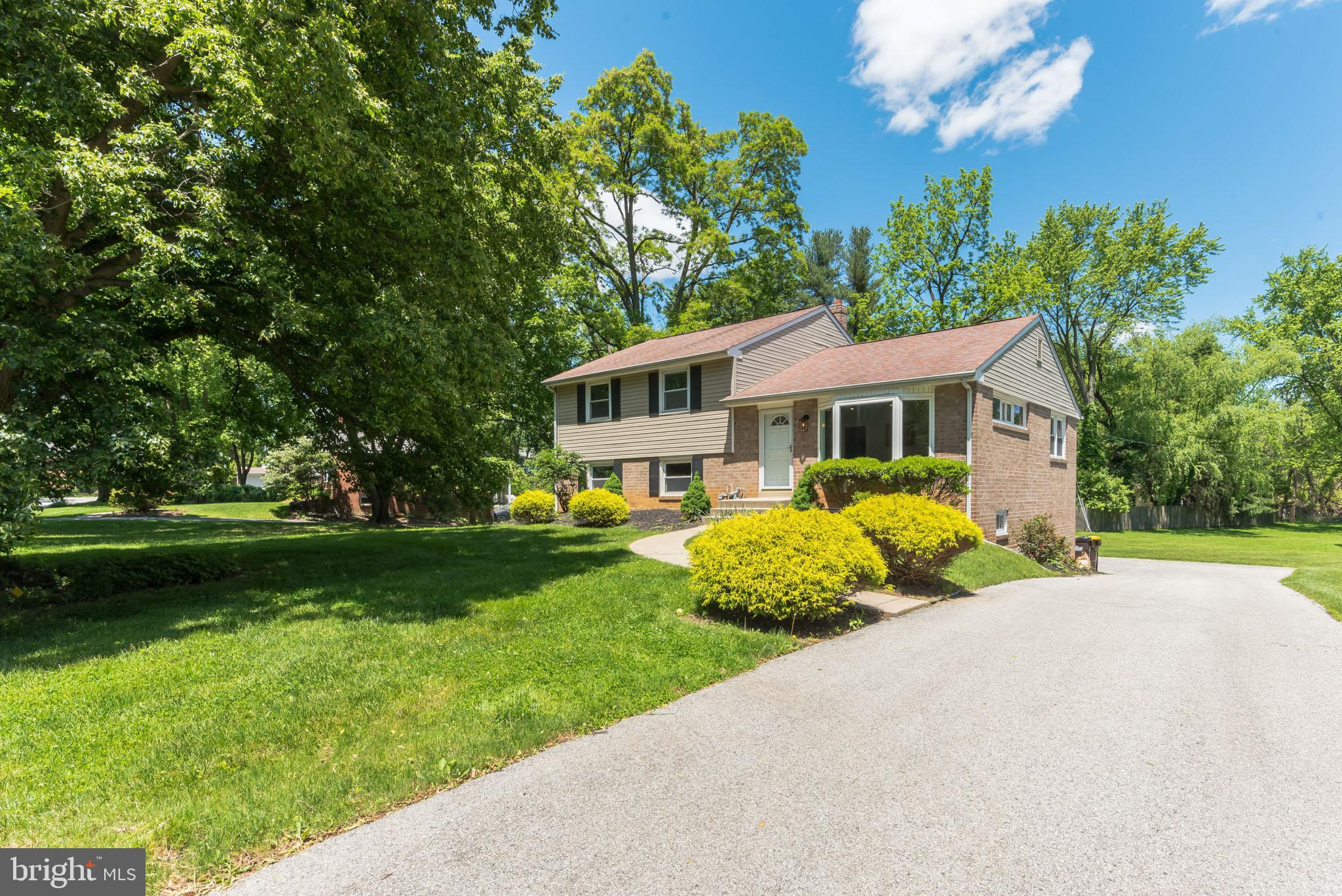 426 Robin Hill Road Wayne, PA 19087 - Photo 3 of 30