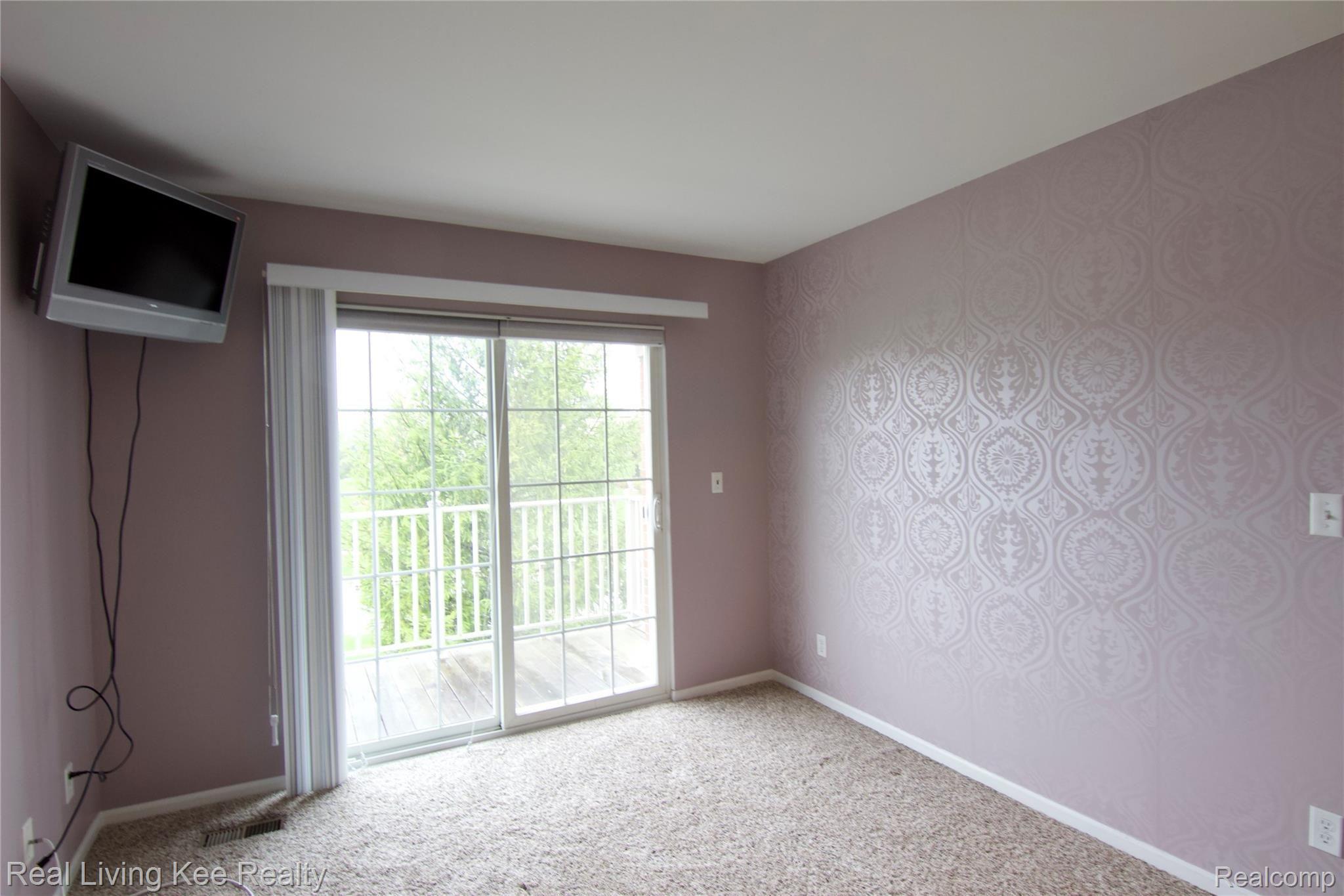 3402 Tremonte Circle, Unit 195 Rochester, MI 48306 - Photo 11 of 29 fullsizeoutput_ce7.jpeg