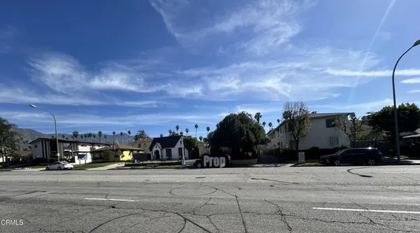 $1,358,000 | 1104 North Lake Avenue, Pasadena, CA 91104