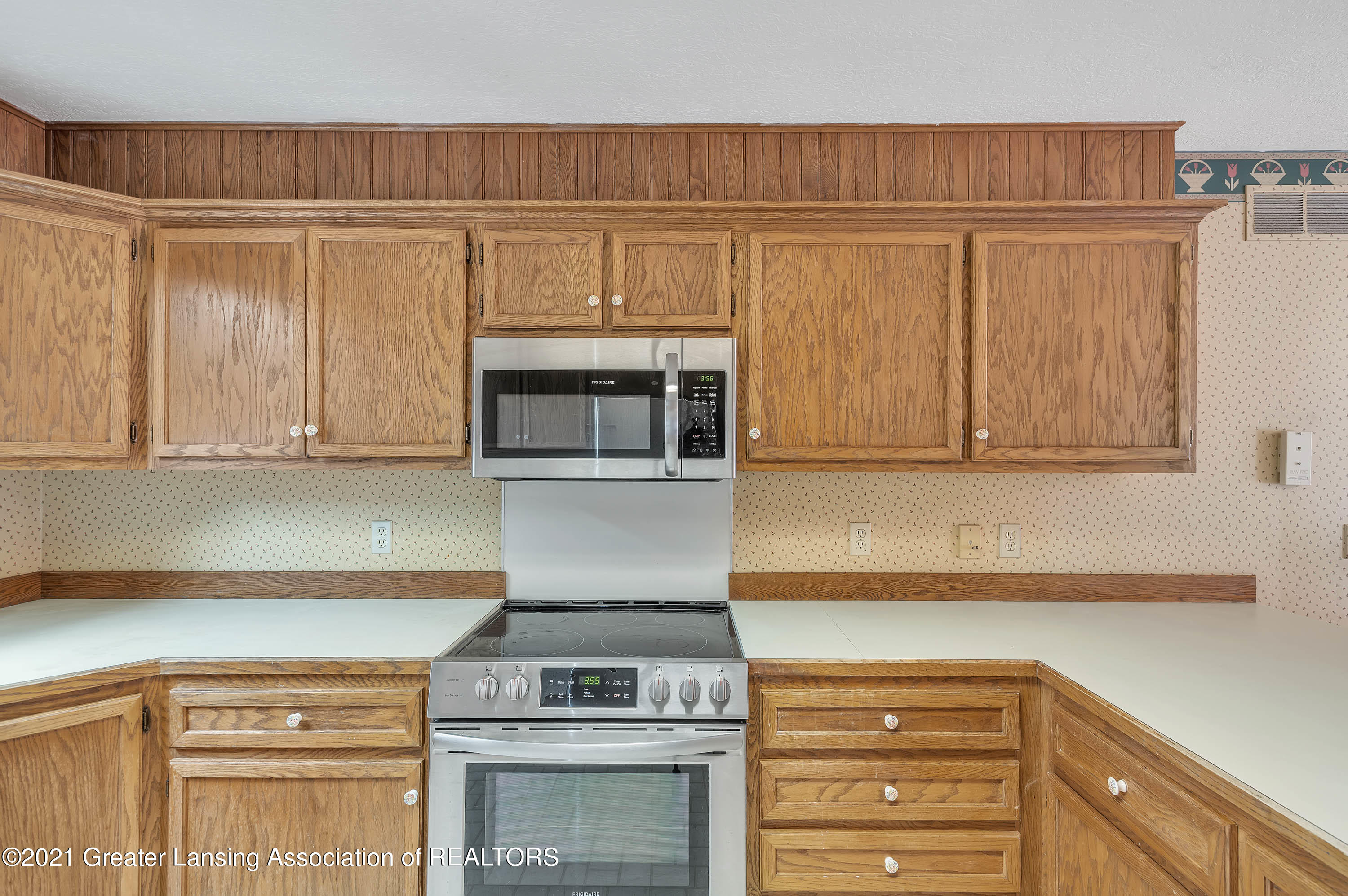 1614 Jolly Road Okemos, MI 48864 - Photo 17 of 43 Kitchen