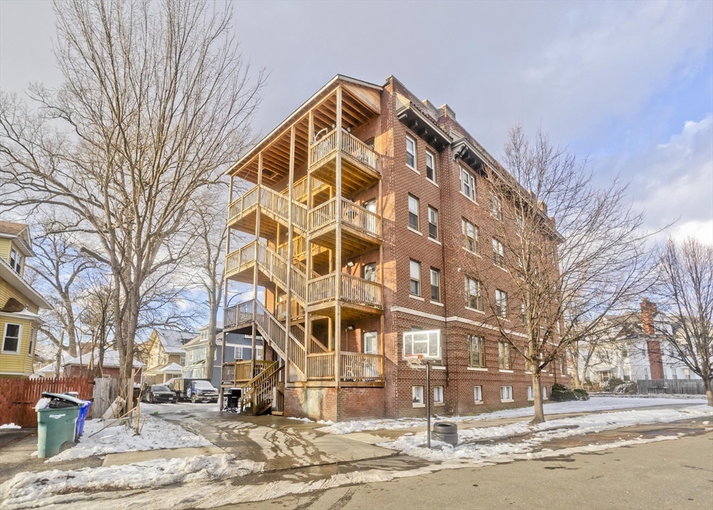 228 Belmont Avenue, Unit 2R Springfield, MA 01108 - Photo 2 of 10