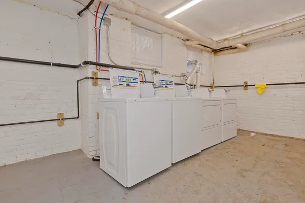$2,000 | 228 Belmont Avenue, Unit 2R, Springfield, MA 01108