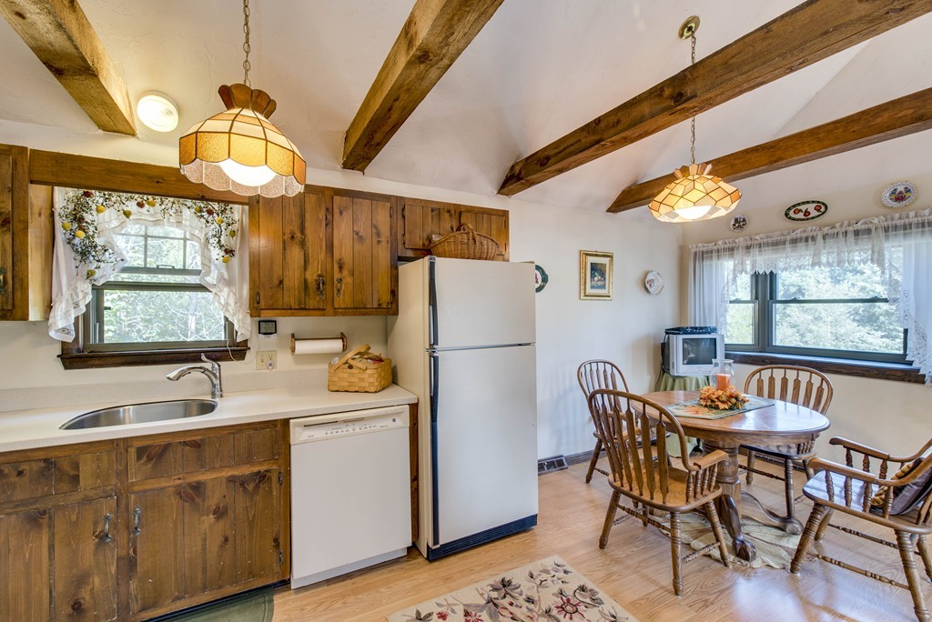 35 Alden Road Marshfield, MA 02050 - Photo 4 of 20 Gallery Image 4