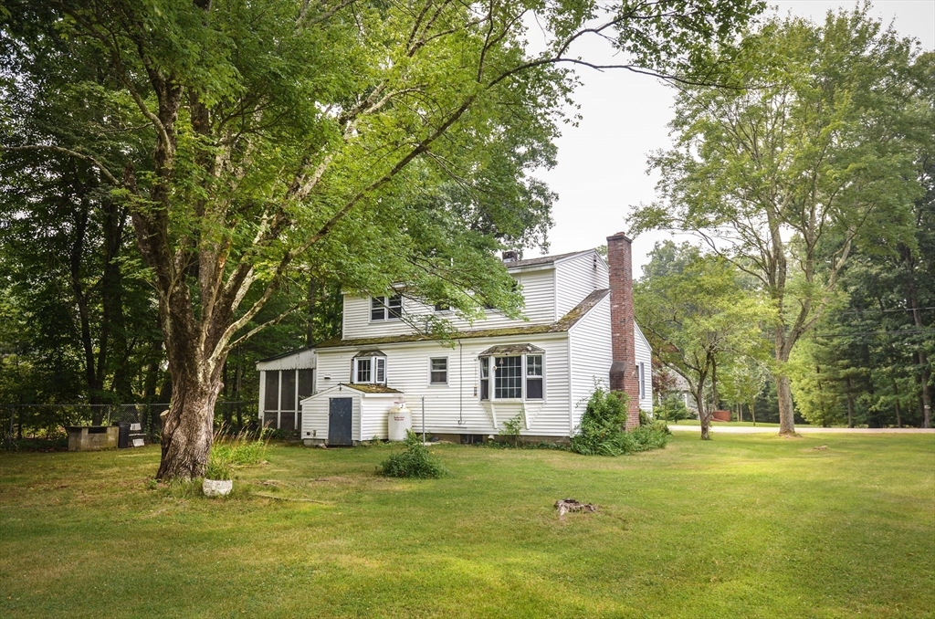 240 Gates Pond Road Berlin, MA 01503 - Photo 5 of 30