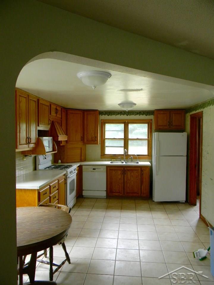 1751 West Sloan Road Burt, MI 48417 - Photo 3 of 27 31258788-2.JPG