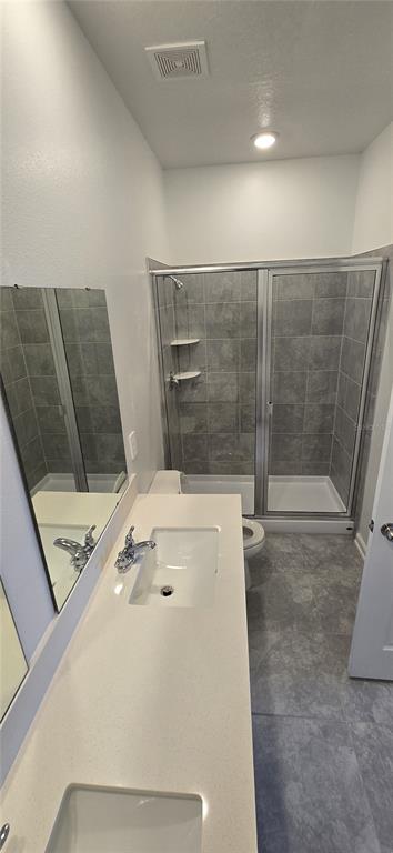 1029 Holden Way Eagle Lake, FL 33839 - Photo 18 of 22 a bathroom with a tub