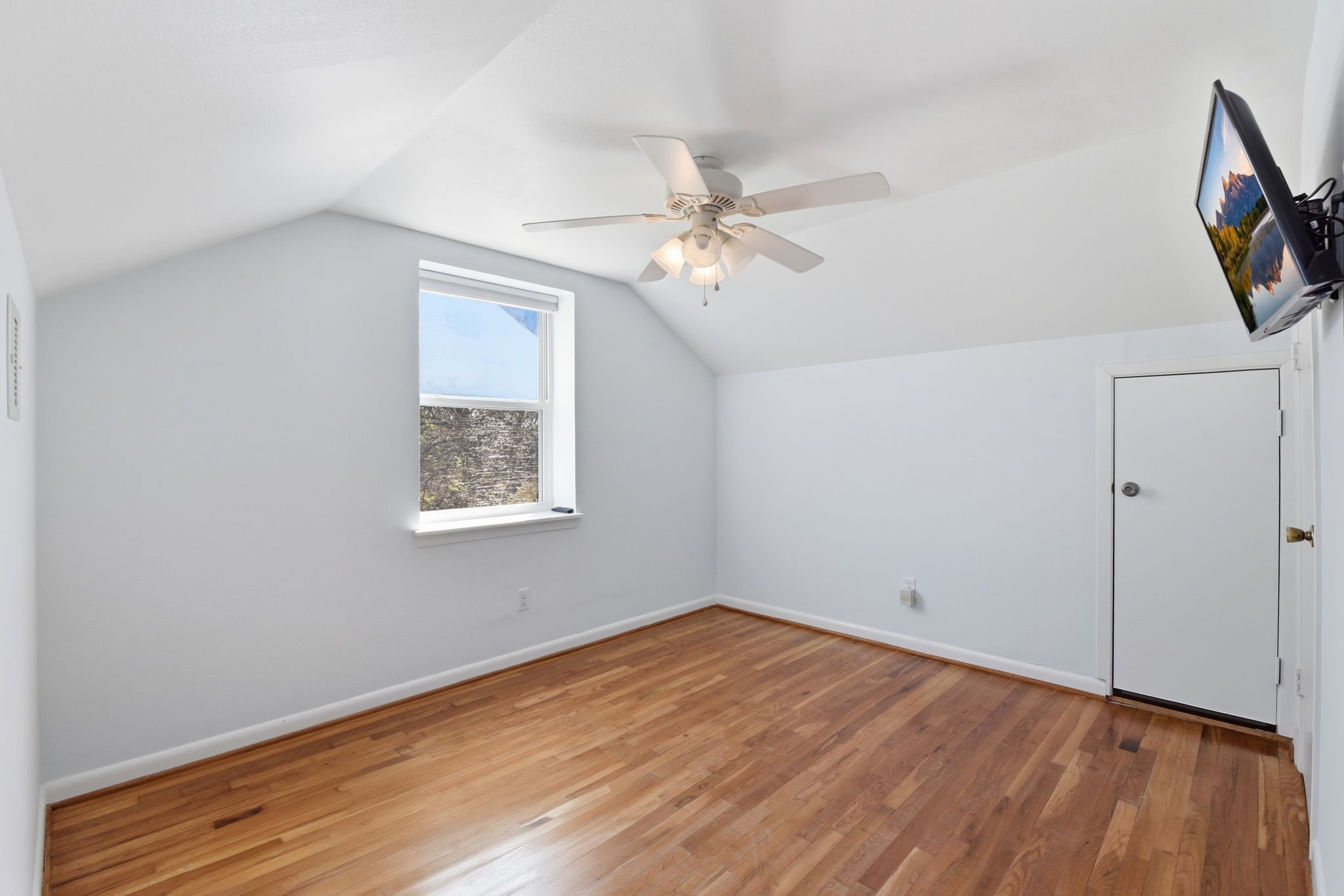 180 Grove Road Kemah, TX 77565 - Photo 21 of 30 Third Bedroom unstaged