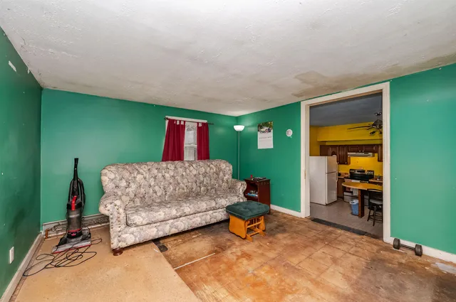 $299,000 | 125 Blackwater Road, Rochester, NH 03867