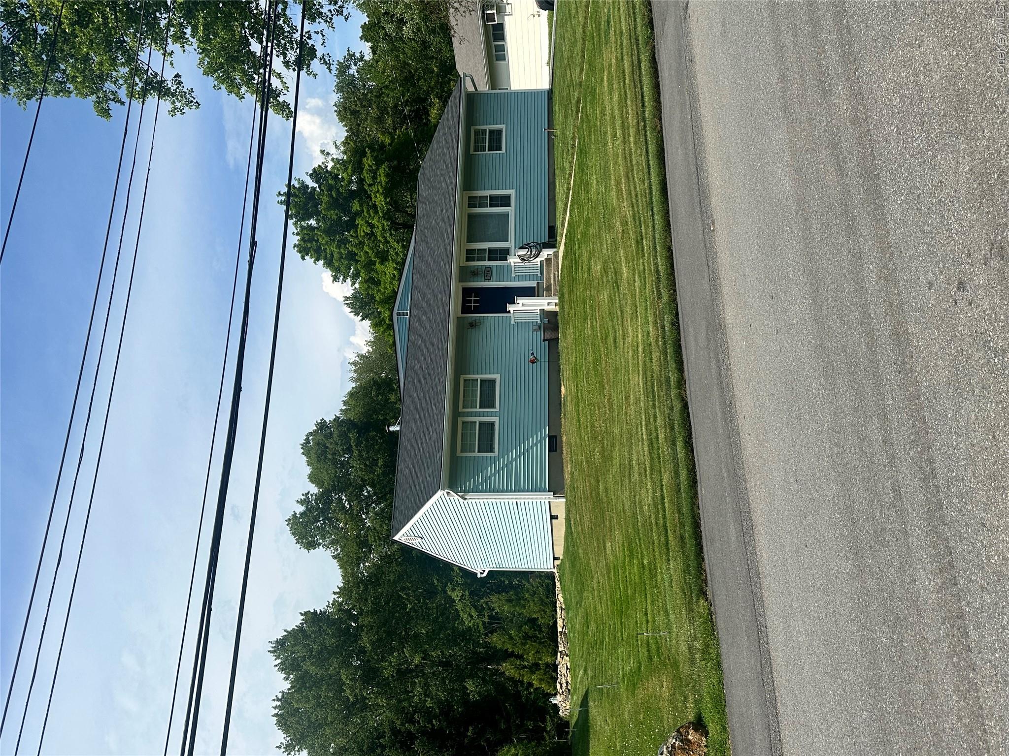 754 Locksley Road Yorktown Heights, NY 10598 - Photo 2 of 27