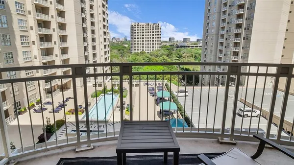 $489,000 | 3225 Turtle Creek Boulevard, Unit 917, Dallas, TX 75219