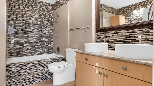$489,000 | 3225 Turtle Creek Boulevard, Unit 917, Dallas, TX 75219