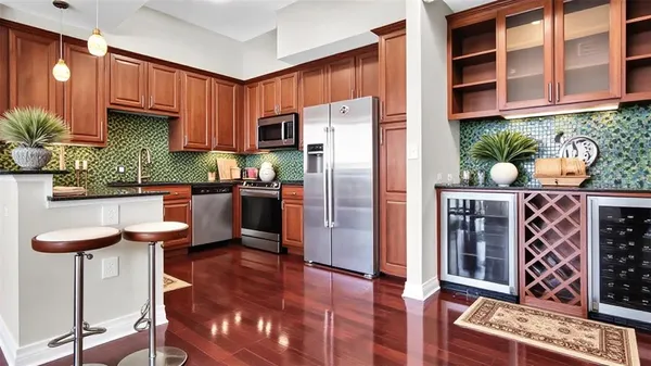 $489,000 | 3225 Turtle Creek Boulevard, Unit 917, Dallas, TX 75219