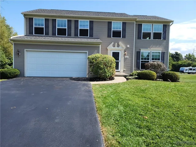 $494,900 | 5839 Pinehurst Court, Hamburg, NY 14085
