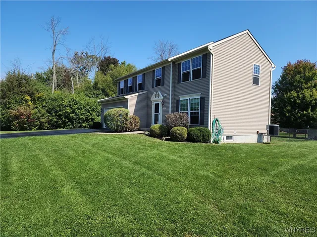 $494,900 | 5839 Pinehurst Court, Hamburg, NY 14085