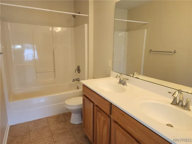 $494,900 | 5839 Pinehurst Court, Hamburg, NY 14085