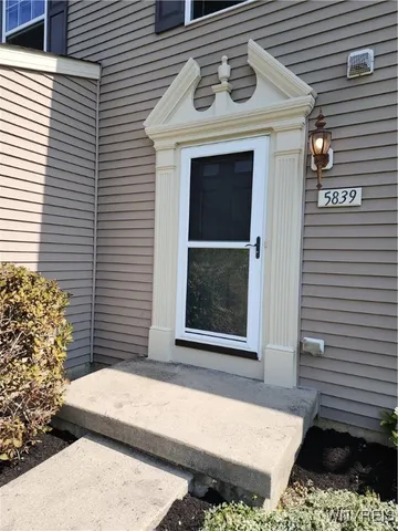 $494,900 | 5839 Pinehurst Court, Hamburg, NY 14085