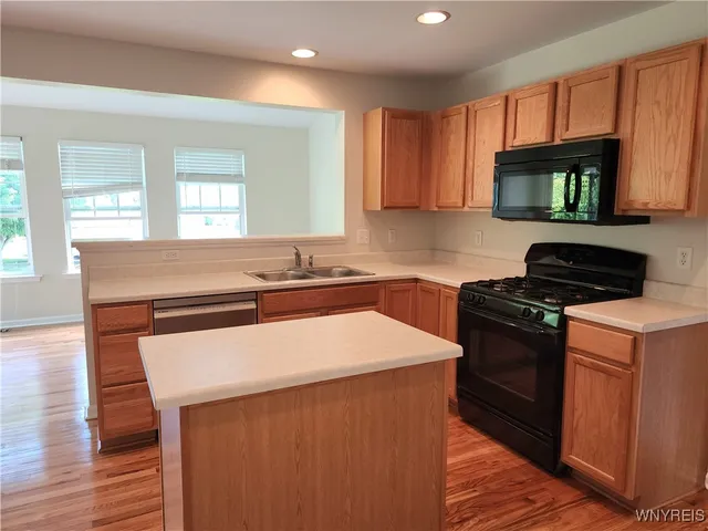 $494,900 | 5839 Pinehurst Court, Hamburg, NY 14085