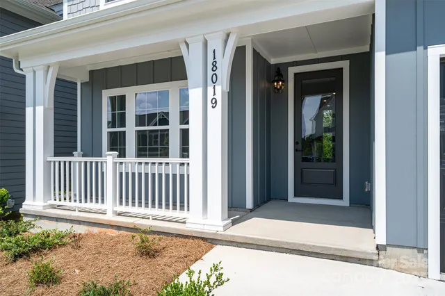 $775,000 | 18019 Wilbanks Drive, Charlotte, NC 28278