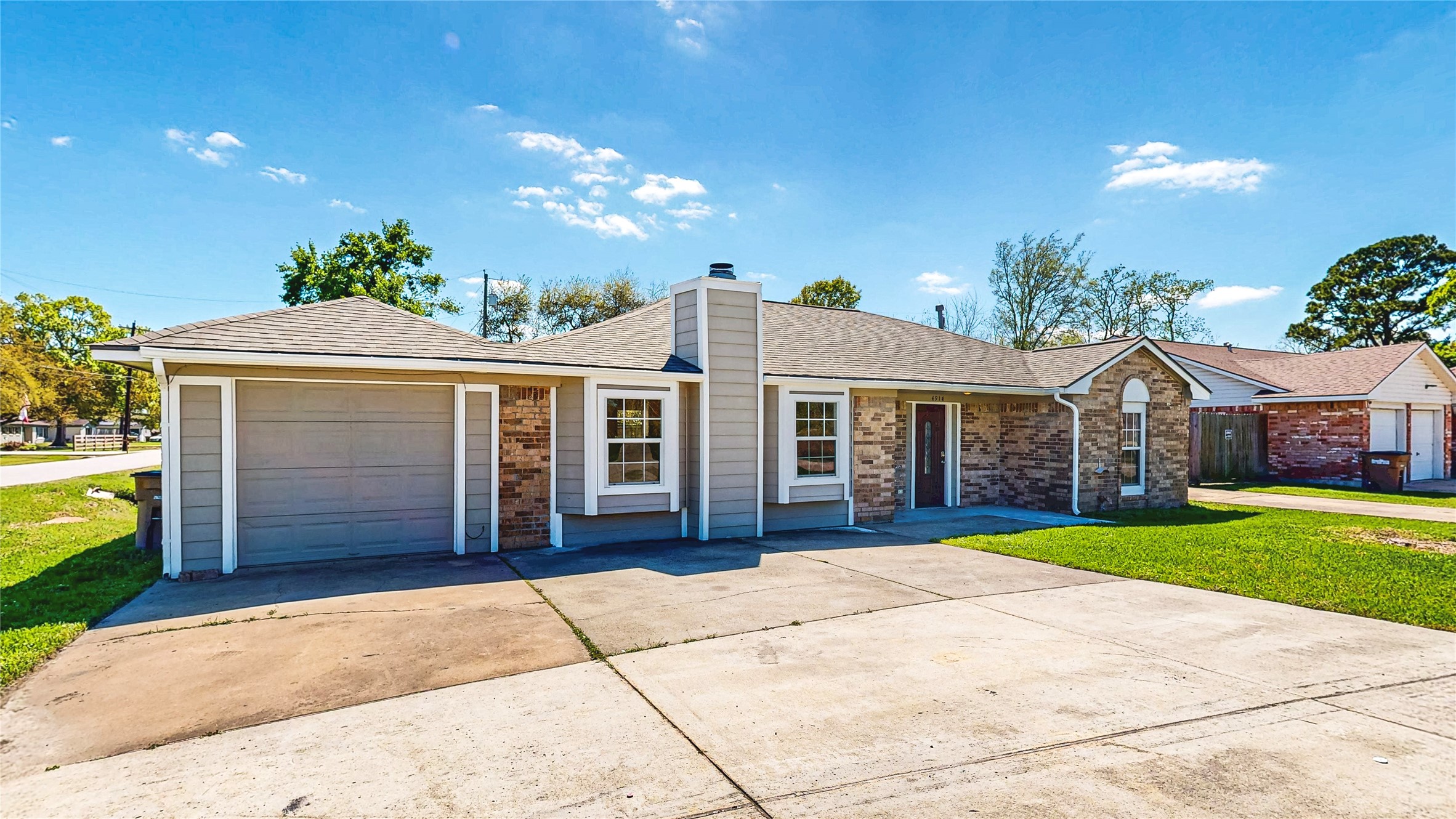 4914 29th Street Dickinson, TX 77539 - Photo 1 of 28 Home Sweet Home right here in Dickinson, Texas