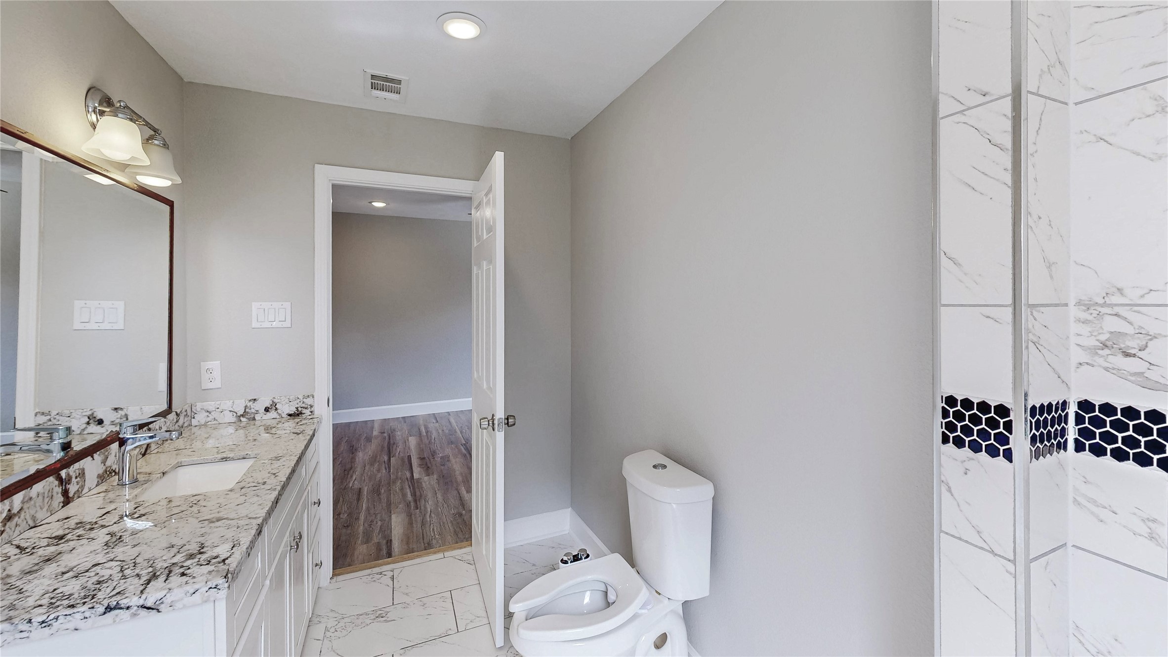 4914 29th Street Dickinson, TX 77539 - Photo 15 of 28 Primary Bathroom. Upgraded and Modern