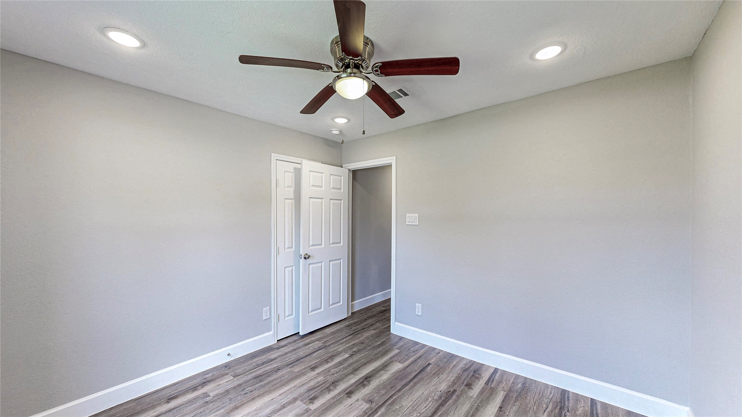 4914 29th Street Dickinson, TX 77539 - Photo 21 of 28 5th Bedroom