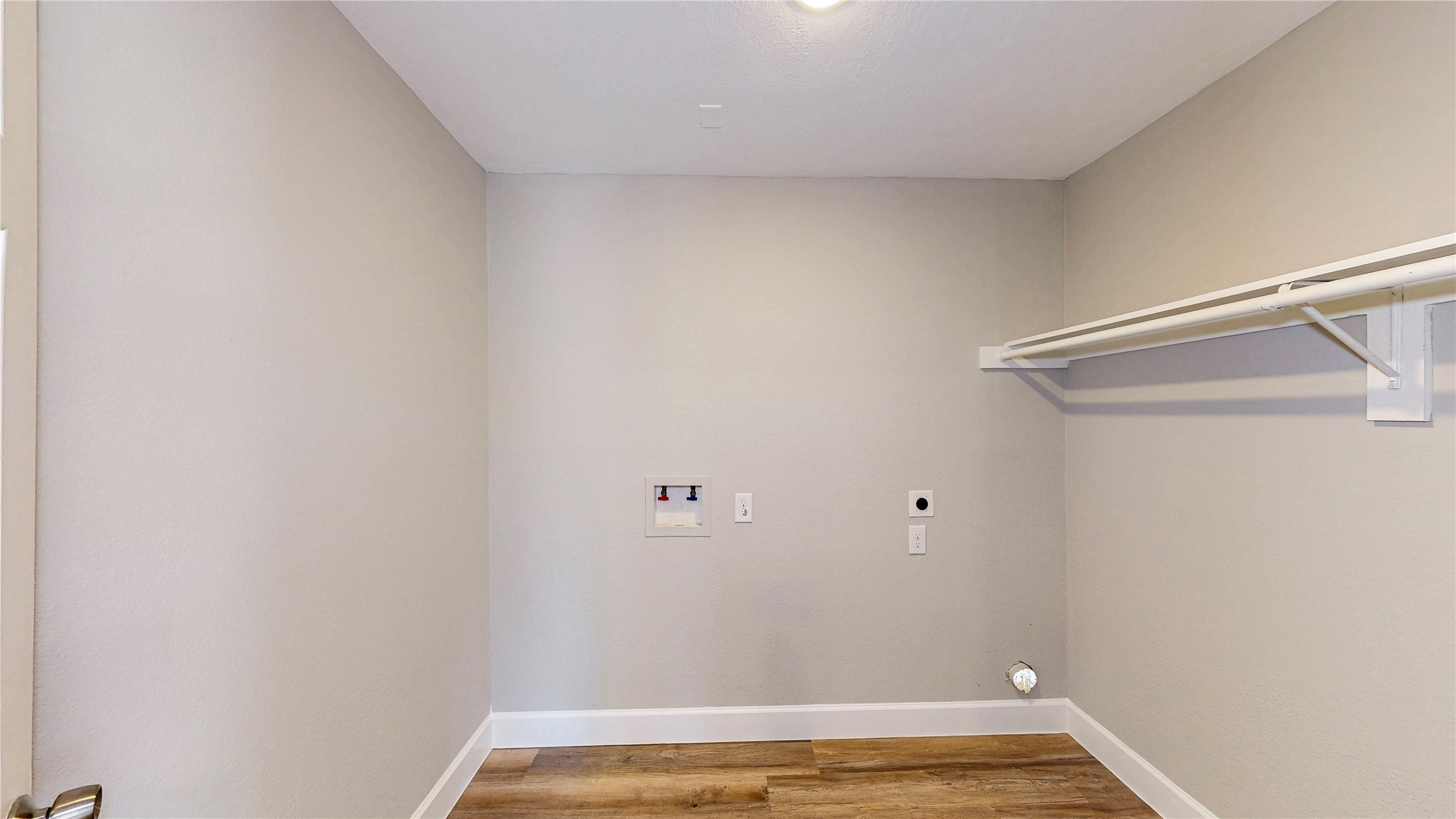 4914 29th Street Dickinson, TX 77539 - Photo 23 of 28 Utility Room.