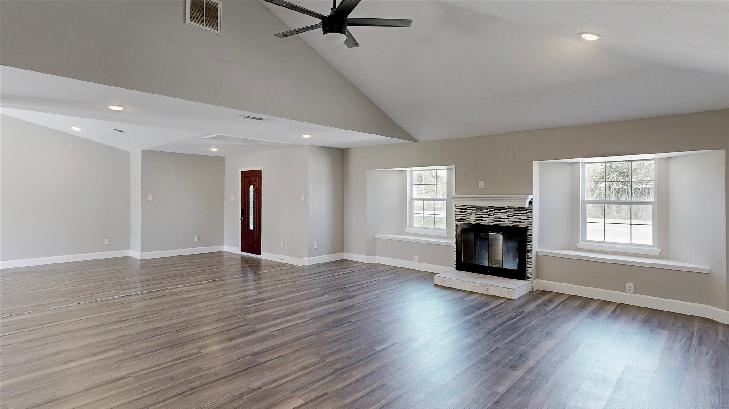 4914 29th Street Dickinson, TX 77539 - Photo 9 of 28 Open Floor Concept Living