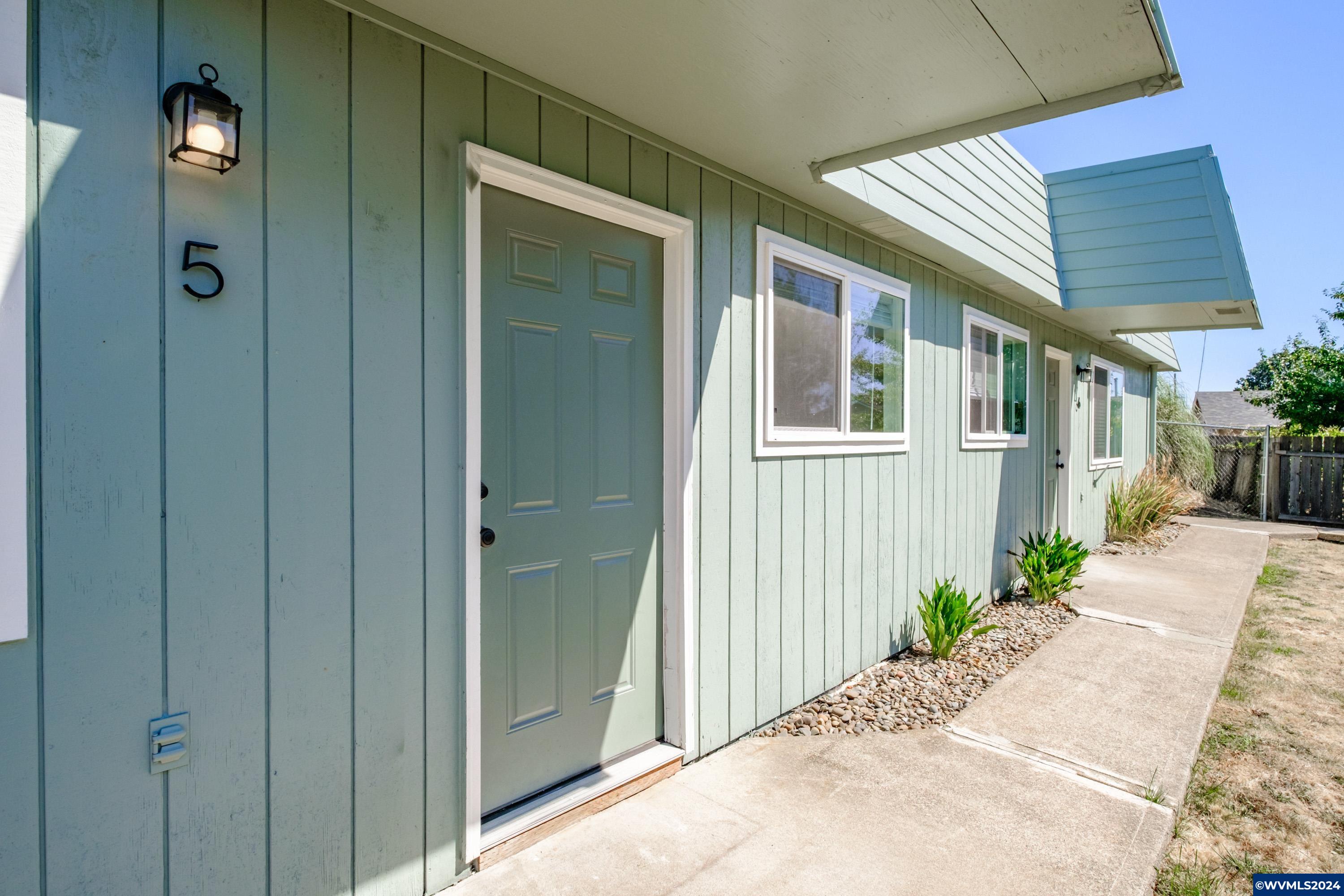 175 Northeast Fern Court Dallas, OR 97338 - Photo 5 of 25