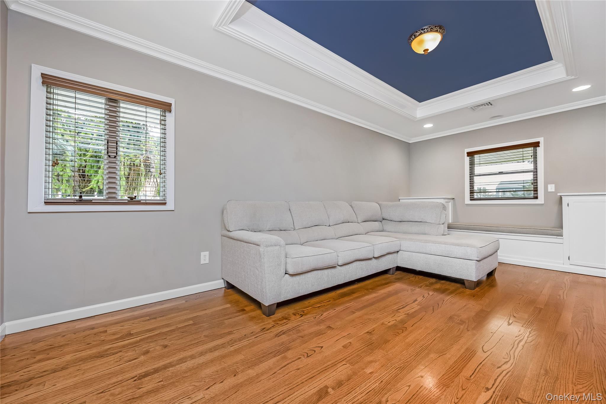 15 Dewey Road Commack, NY 11725 - Photo 8 of 29 Gallery Image 8