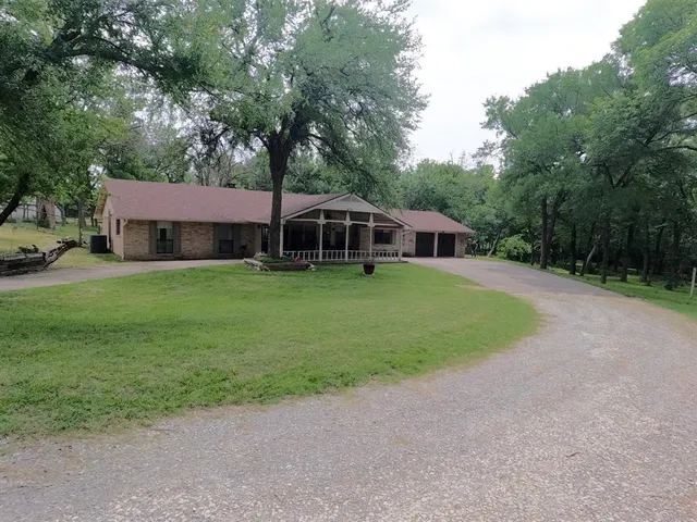 $725,000 | 677 Farm To Market Road 3356, Van Alstyne, TX 75495