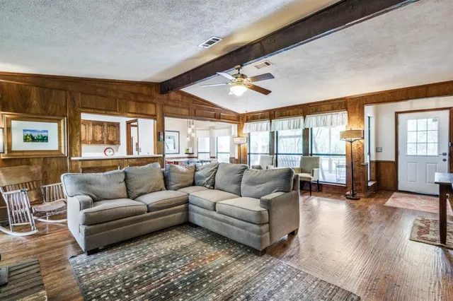 $725,000 | 677 Farm To Market Road 3356, Van Alstyne, TX 75495