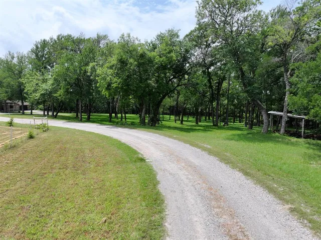 $725,000 | 677 Farm To Market Road 3356, Van Alstyne, TX 75495