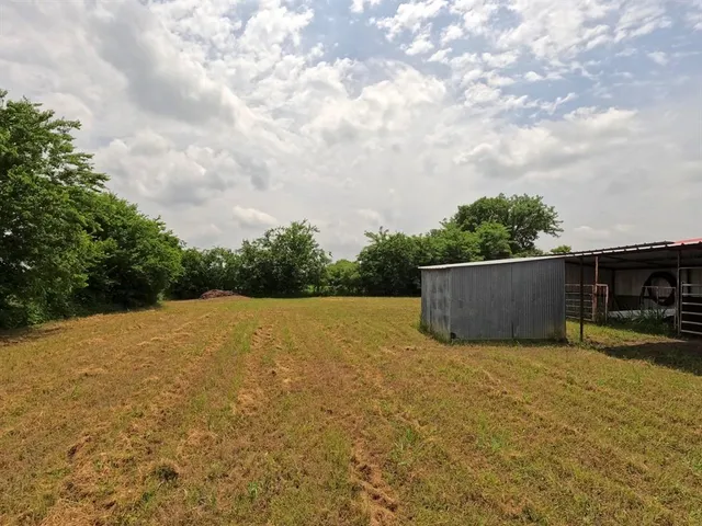 $725,000 | 677 Farm To Market Road 3356, Van Alstyne, TX 75495