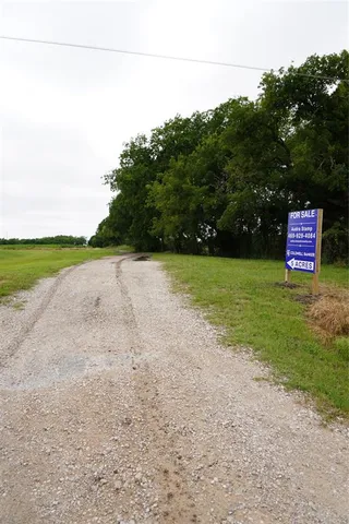 $725,000 | 677 Farm To Market Road 3356, Van Alstyne, TX 75495