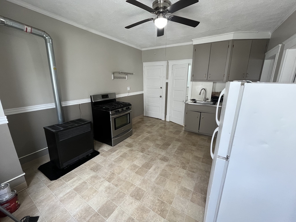 26-28 Parker Street Springfield, MA 01151 - Photo 7 of 12