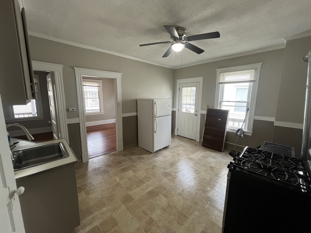 26-28 Parker Street Springfield, MA 01151 - Photo 9 of 12
