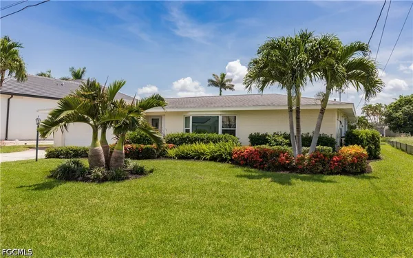 $3,700 | 5609 De Soto Court, Cape Coral, FL 33904